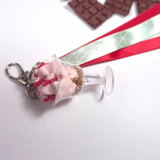 Porte-Clé Gourmand Coupe Glacée Fraise Avec Nœud 